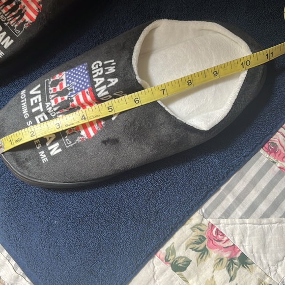 VETERAN SLIPPERS NEW NEVER WORN IN ORIGINAL PACKING - Picture 5 of 6
